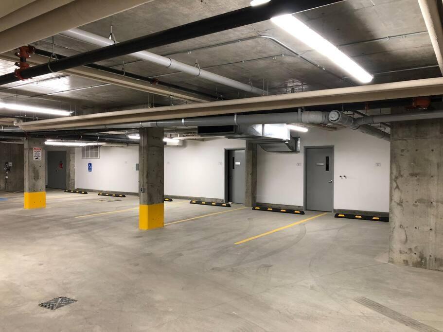 Exotic,lush,rainforest,cr,suite,king,u/g,wifi Apartment Edmonton