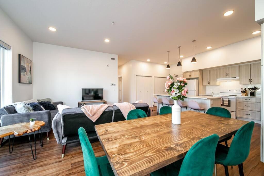 Exotic,lush,rainforest,cr,suite,king,u/g,wifi Apartment Edmonton